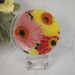 Peggy Karr  6” Gerbera Daisy Fused Glass  Plate GD06P Retired New With Box